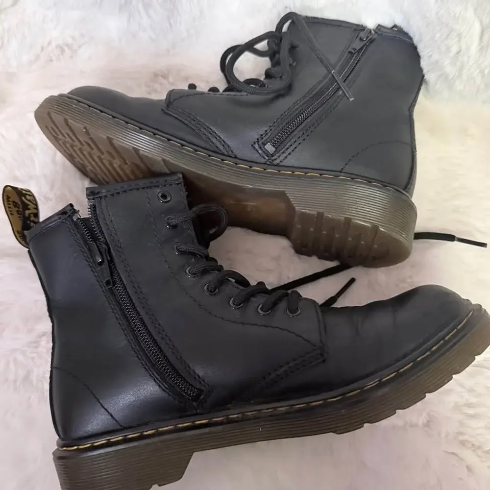 Sz 4 Girls Junior Dr. Martens Black Ankle 1460 Boots